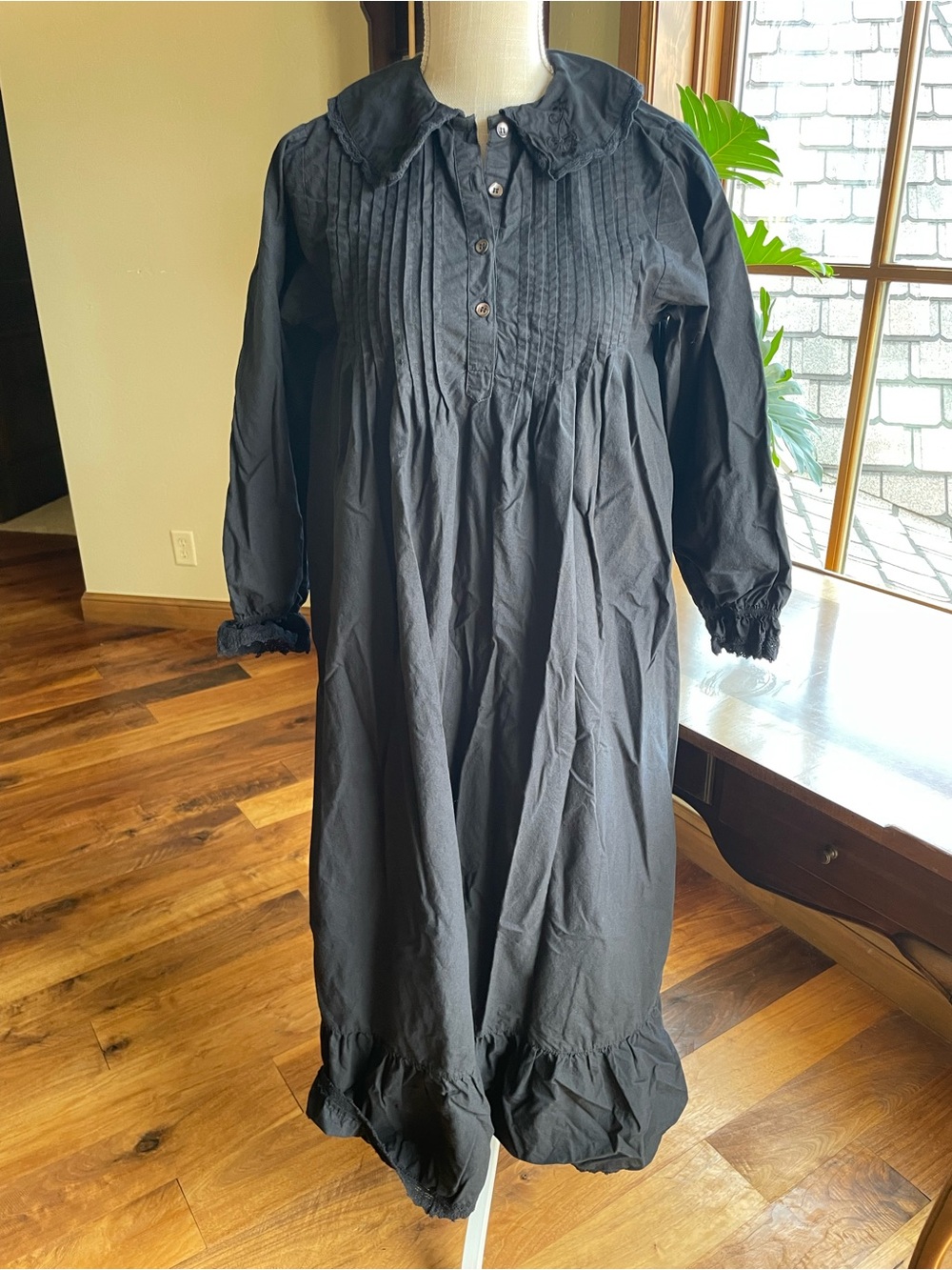 Heirloom Art Co. Kate Black Poplin Maxi Nightgown with Pintuck Front size S - Picture 4 of 16